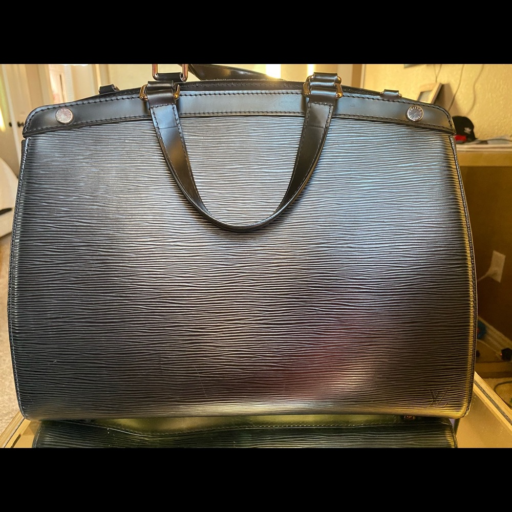 Louis Vuitton epi leather shoulder bag!
